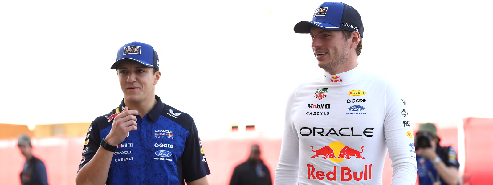 Verstappen y Hadjar la lían en un hotel: la broma viral que descoloca a la F1